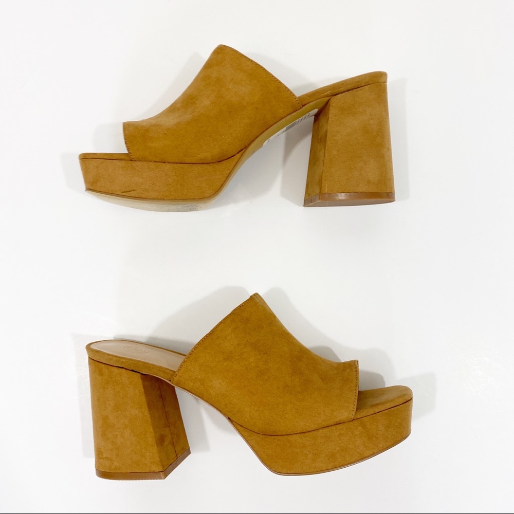NWT Urban Outfitters Tan Gigi Platform Mules - Picture 4 of 9